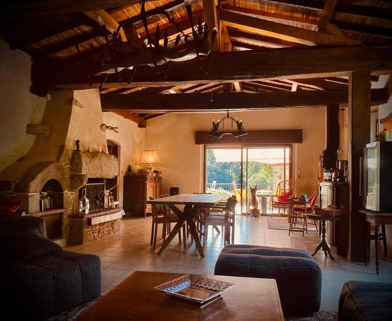 Bed and Breakfast Le Moulin Du Guy, Proche Du Puy Dufou à Chanverrie Extérieur photo