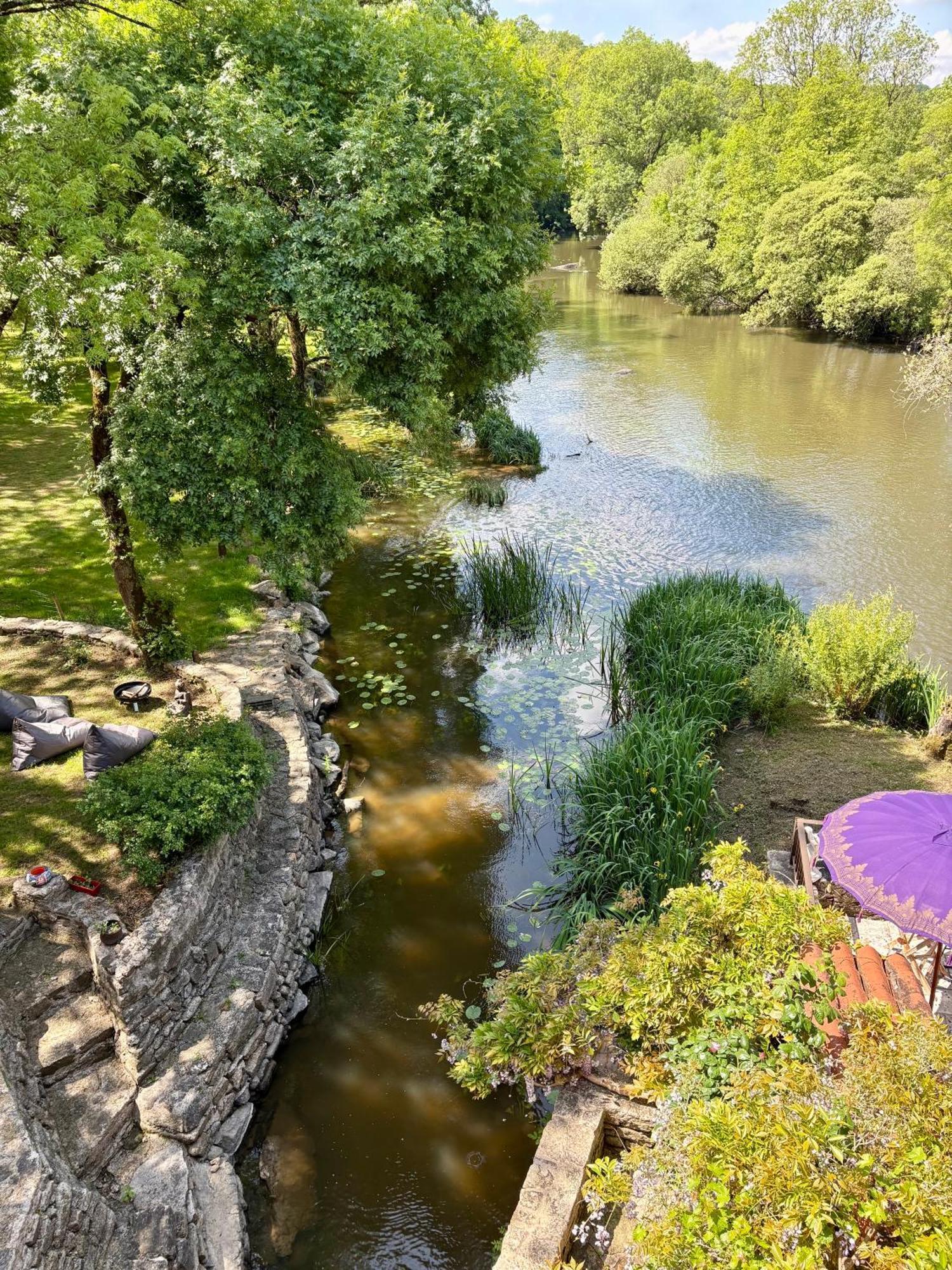 Bed and Breakfast Le Moulin Du Guy, Proche Du Puy Dufou à Chanverrie Extérieur photo